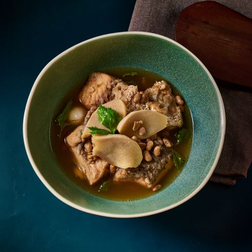 Soybean soup with fish.