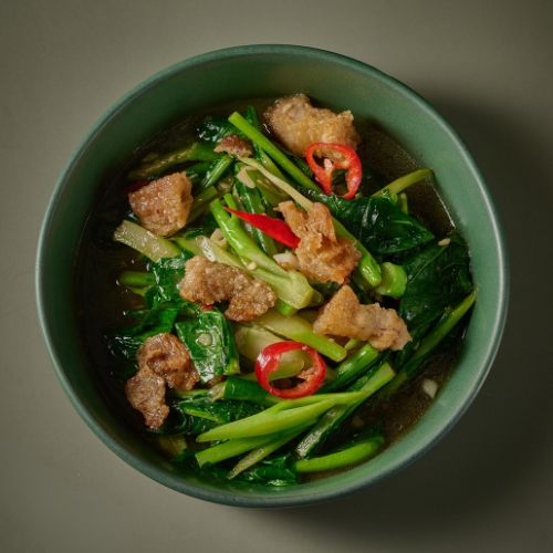 คะน้าหมูกรอบ